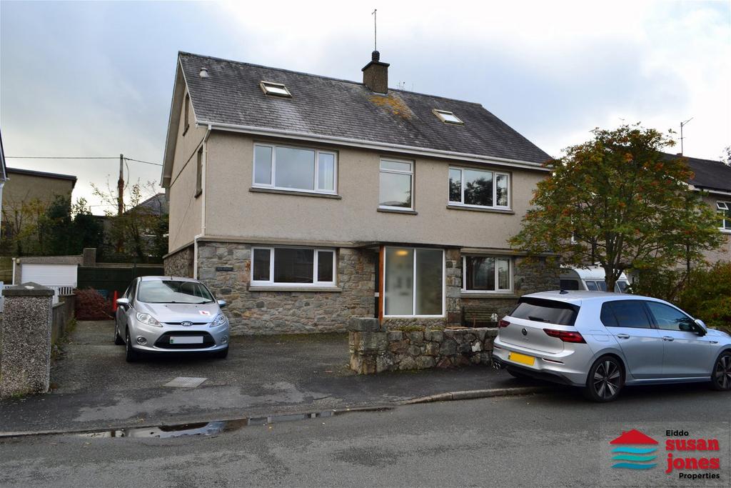 Manor Avenue, Pwllheli, Pen Llyn Peninsula 6 bed detached house for sale £365,000