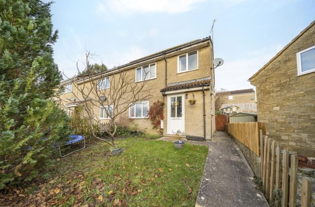 Maunder Close, Wincanton BA9 3 bed end of terrace house for sale £240,000