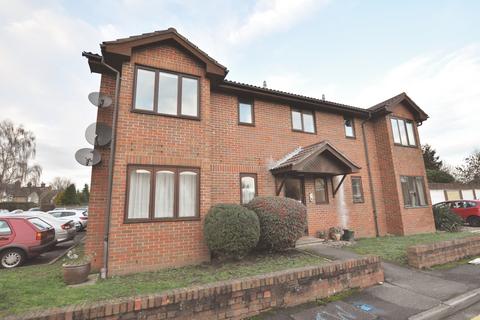 1 bedroom apartment to rent, Regent Court, Belvedere Close, Guildford, Surrey, GU2