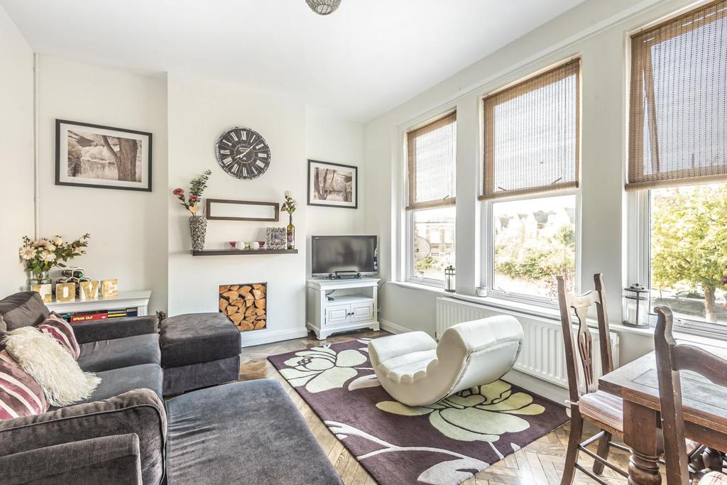 Ritherdon Road, Balham 3 bed flat for sale £600,000