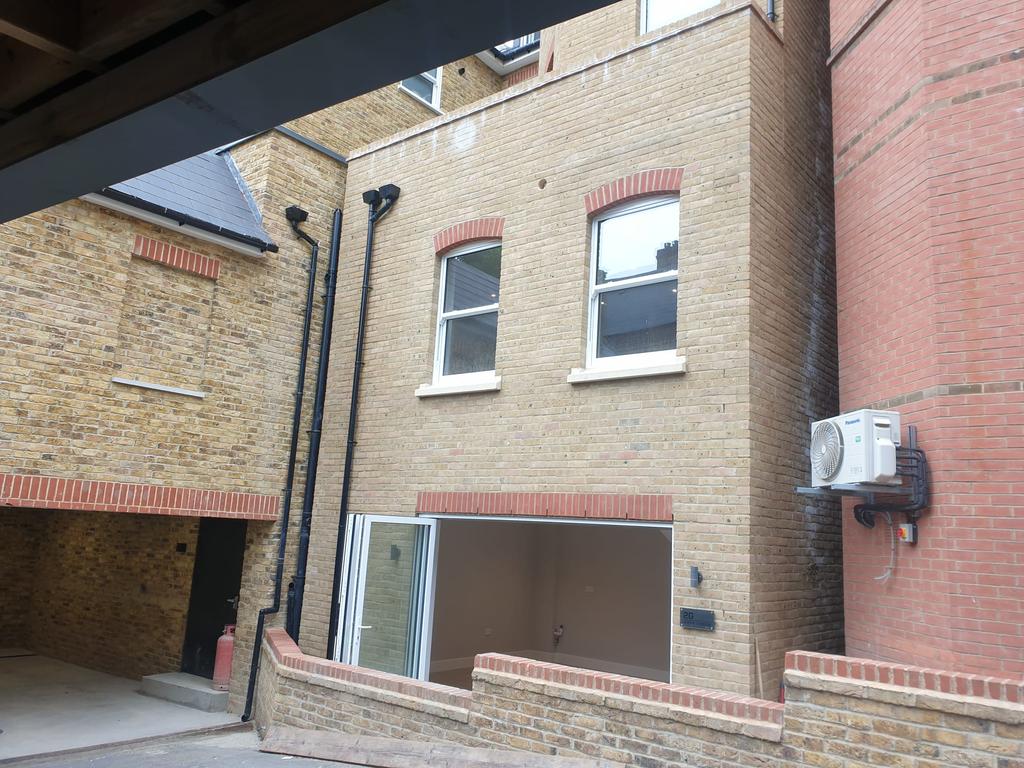 Chislehurst Road, Chislehurst, Bromley, London, BR7 Office £1,458 pcm