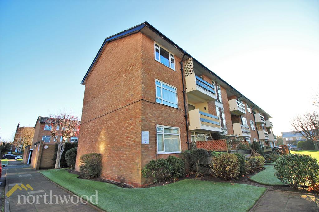 Victoria Court, Birkdale, Southport, PR8 2 bed flat for sale £125,000