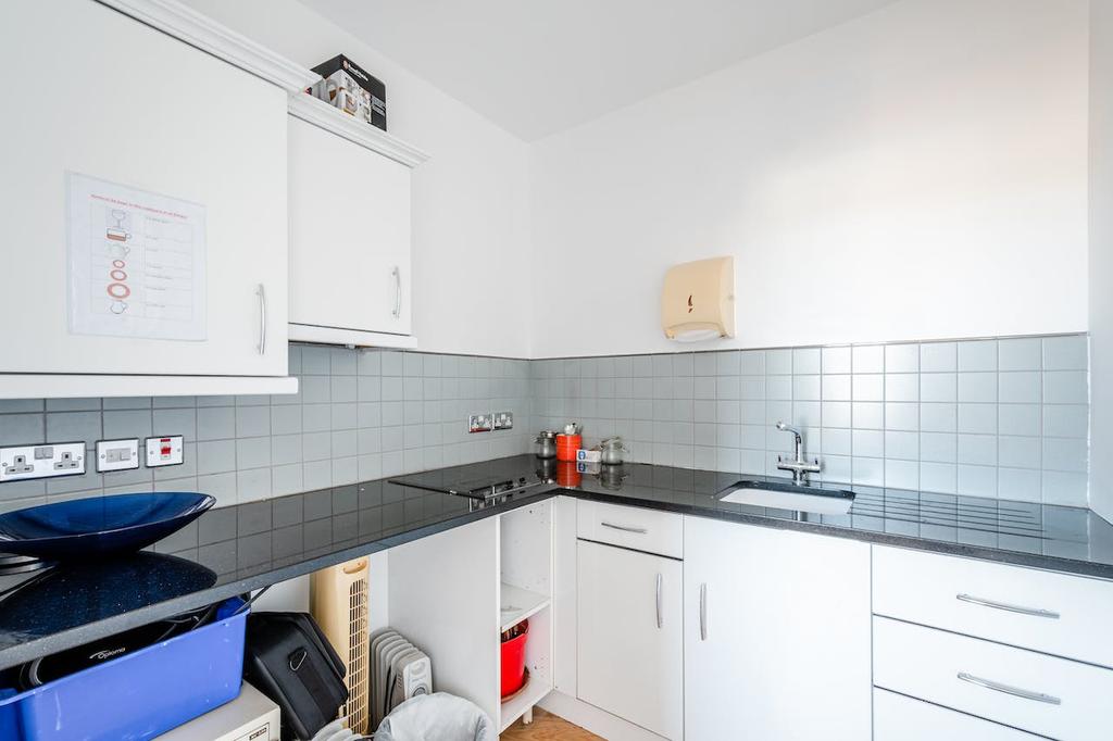 Great Eastern St 6971  1.jpg