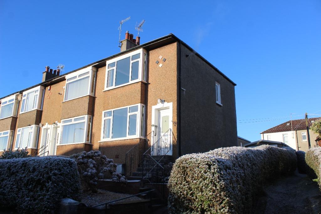 The Oval, Clarkston, Glasgow, G76 2 bed semidetached house £995 pcm (£230 pw)