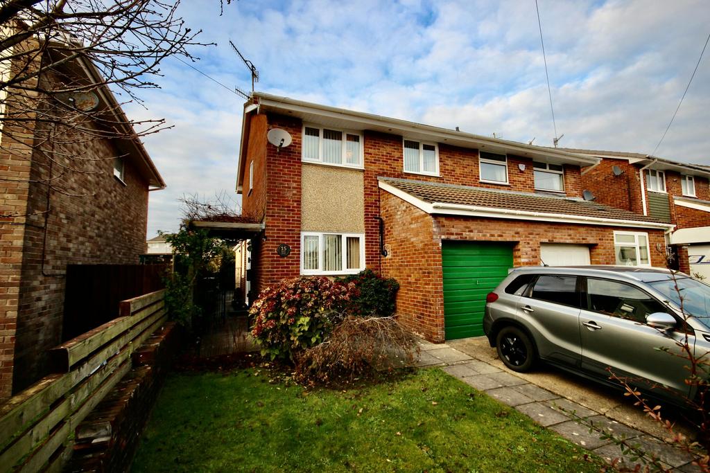 Bryn Lane, The Bryn, Pontllanfraith... 3 bed semidetached house £232,950