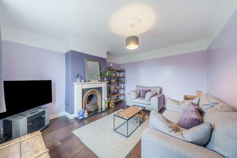 2 bedroom house for sale, Valley Road, Pudsey, West Yorkshire, LS28