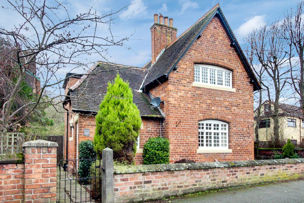 Paradise Lane, Formby L37 7EH 2 bed cottage £1,000 pcm (£231 pw)