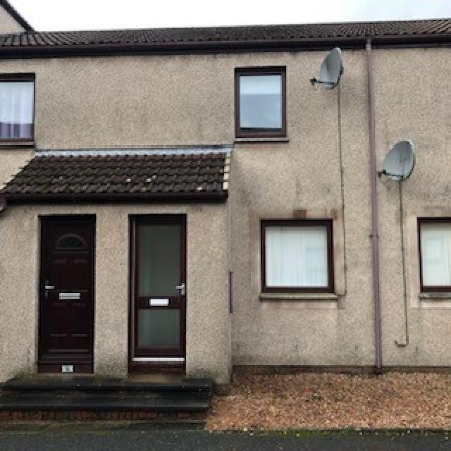 53 Robert Smith Court, Lumphinnans, KY4 2 bed terraced house £550 pcm (£127 pw)