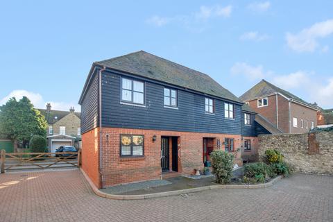3 Claridge Mews, Hythe, CT21 5BQ