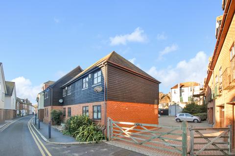 3 Claridge Mews, Hythe, CT21 5BQ