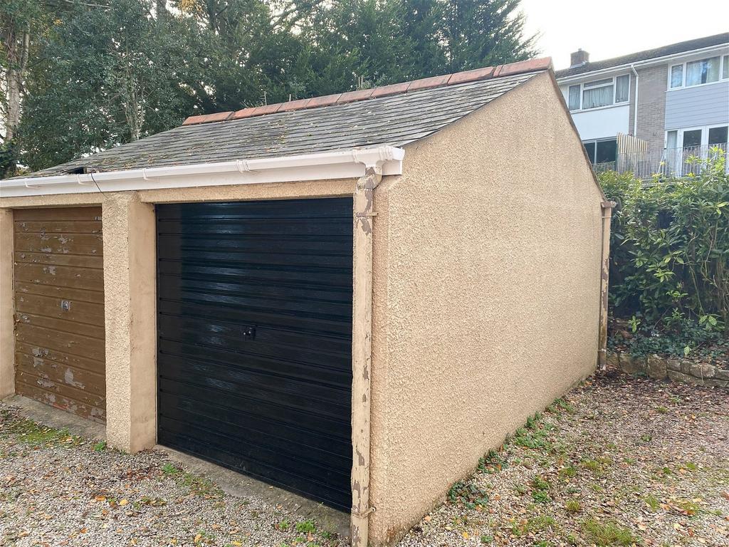 Forde Park Newton Abbot 2 bed ground floor flat for sale £235,000