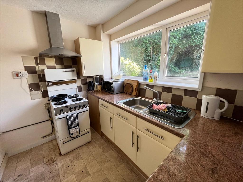 Arden Drive Torquay 3 bed semidetached house £214,950