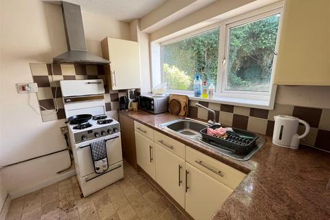 9 Arden Drive, Torquay, TQ2 6DZ