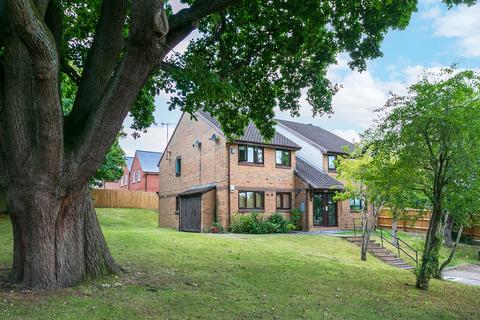 32 Richards Close, Bushey, WD23 4JB