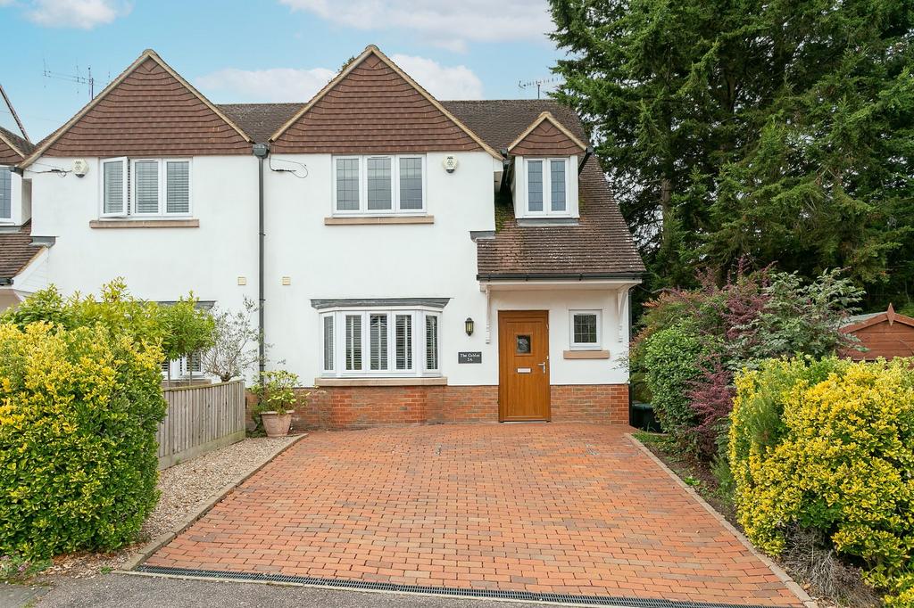 Vivian Gardens, Oxhey, Hertfordshire... 4 bed semidetached house £