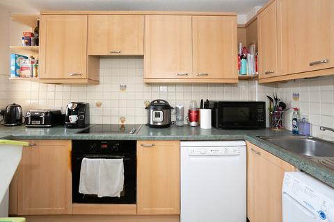 3 Oak Path, Bushey, WD23 4UJ