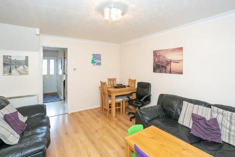 3 Oak Path, Bushey, WD23 4UJ