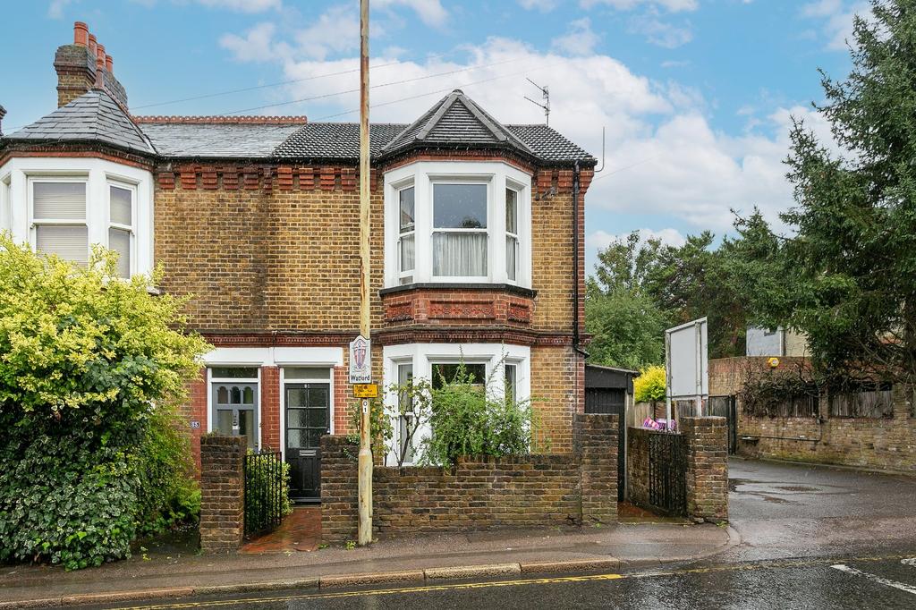 Aldenham Road, Bushey, Hertfordshire, WD23 3 bed semi-detached house ...