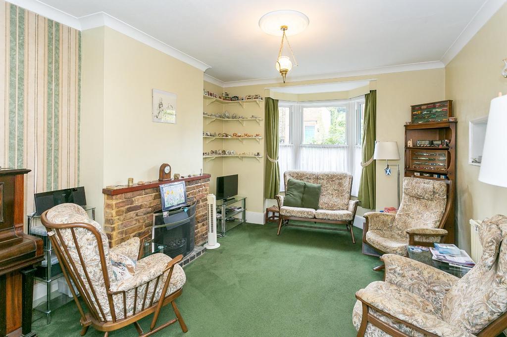 Aldenham Road, Bushey, Hertfordshire, WD23 3 bed semidetached house