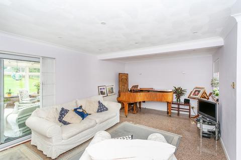 22 Falconer Road, Bushey, WD23 3AD