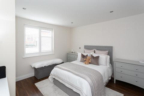 2 bedroom apartment for sale, Eton House, Marlborough Drive, Bushey, Herts, WD23