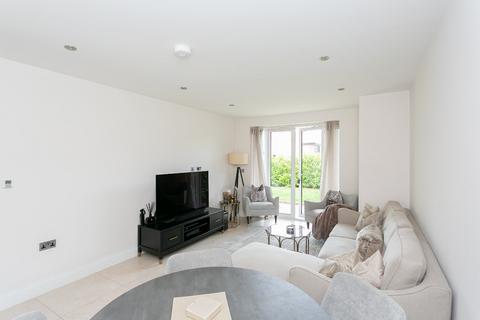 2 bedroom apartment for sale, Eton House, Marlborough Drive, Bushey, Herts, WD23