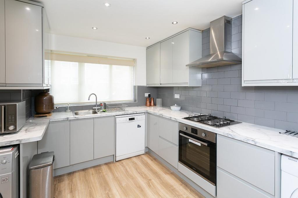 Ivinghoe Road, Bushey, Hertfordshire... 3 bed terraced house £550,000