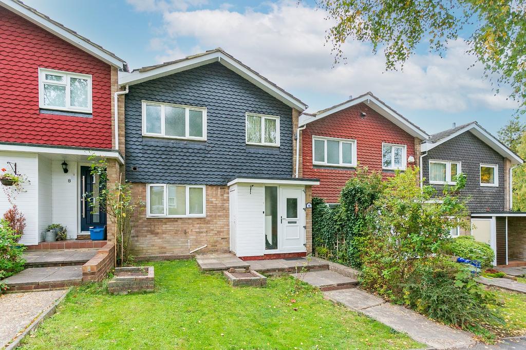Ivinghoe Road, Bushey, Hertfordshire... 3 bed terraced house £550,000