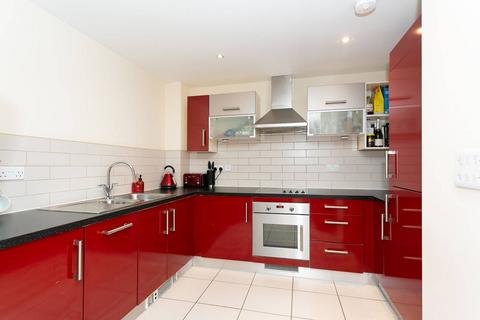 2 bedroom flat to rent, London Road, WD23, Bushey, WD23