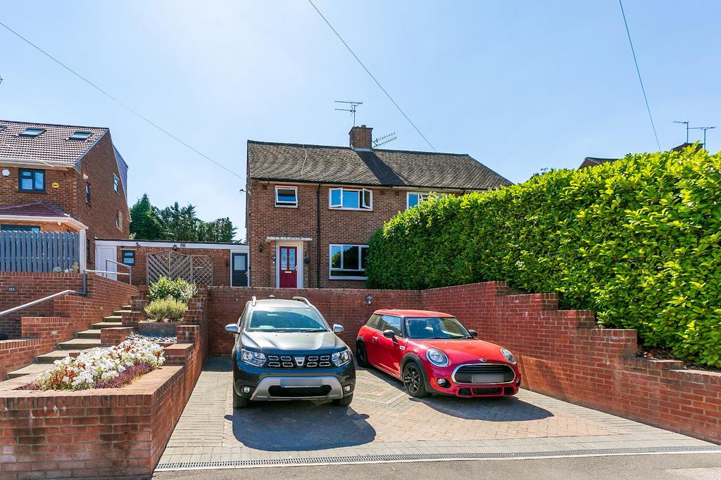 Links Way, Croxley Green, Rickmansworth, Hertfordshire, WD3 3 bed semidetached house for sale