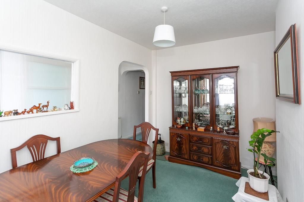 St. James Road, Watford... 2 bed terraced house £400,000