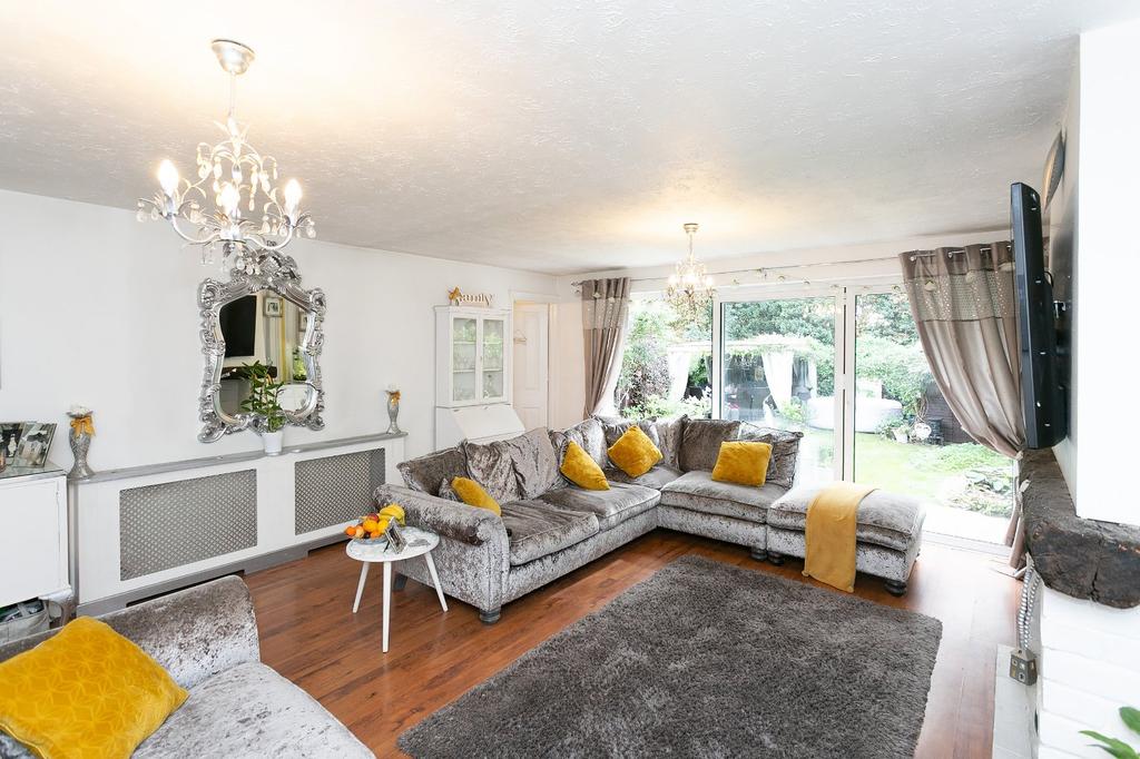 St. Michaels Drive, Sheepcot Lane, Watford, Hertfordshire, WD25 4 bed semidetached house £650,000