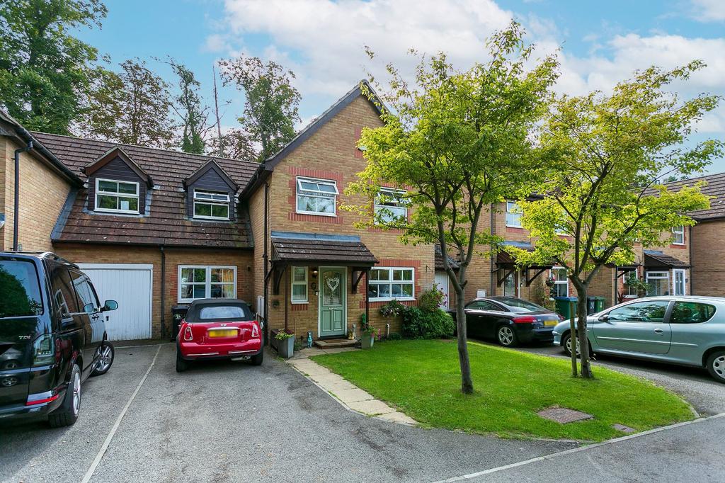 St. Michaels Drive, Sheepcot Lane, Watford, Hertfordshire, WD25 4 bed semidetached house £650,000