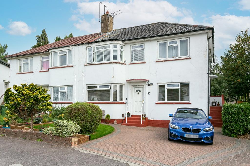 Trevellance Way, Watford... 2 bed £305,000