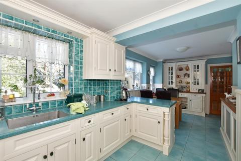 17 The Summit, Loughton, IG10 1SW