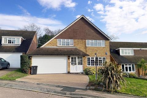 17 The Summit, Loughton, IG10 1SW