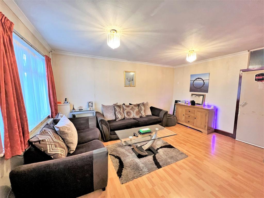 Princes Park Lane, Hayes, Greater... 4 bed bungalow £525,000