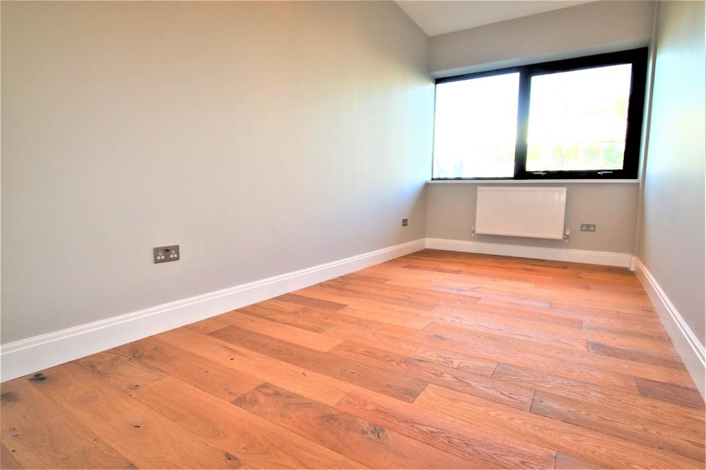 Colnbrook 1 bed apartment £1,000 pcm (£231 pw)
