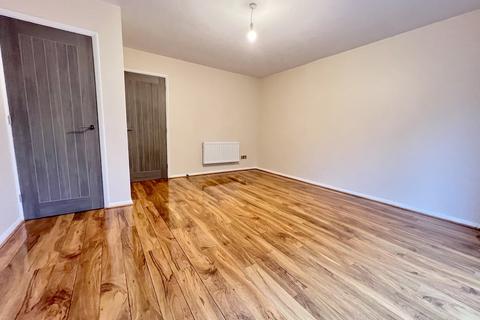 3 bedroom terraced house to rent, Cross Keys Court, Brackley