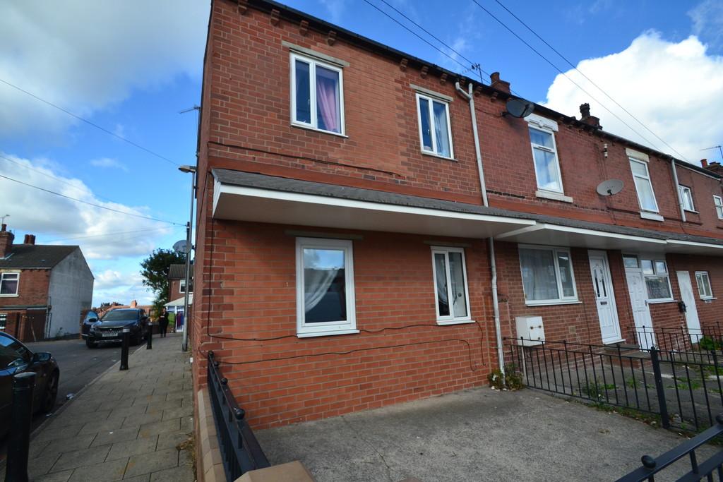 Westfield Lane, South Elmsall 3 bed end of terrace house £525 pcm (£121 pw)