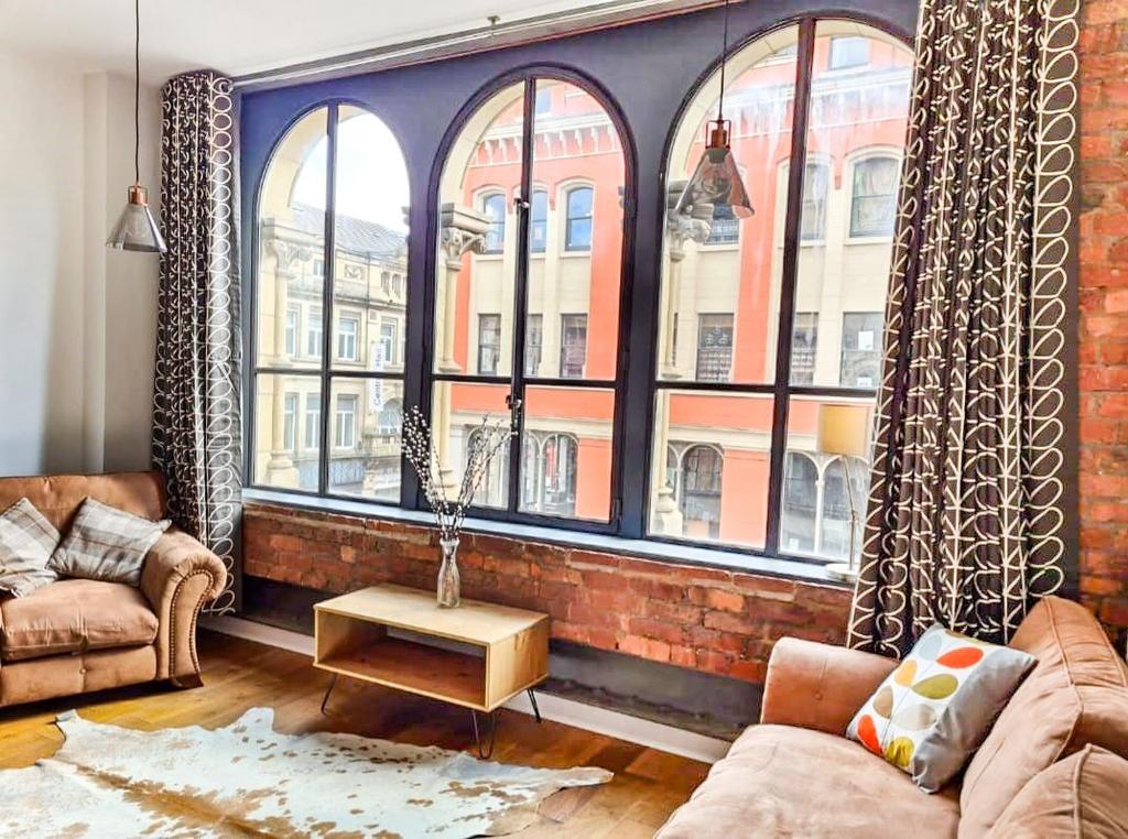 Smithfield Buildings, Tib Street... 1 bed flat £1,075 pcm (£248 pw)