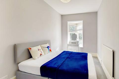 53a Creffield Road, London, W3 9PS