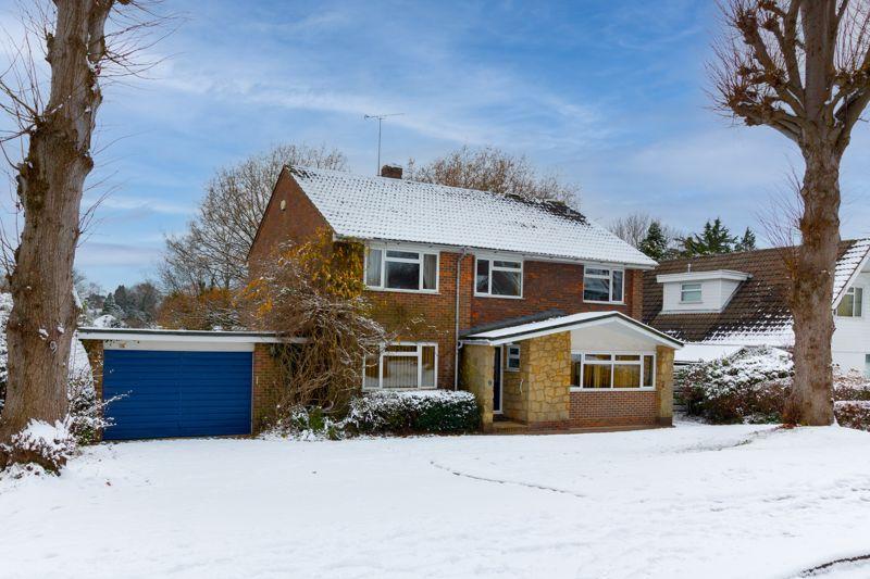Hillbury Close, Warlingham 4 bed detached house £885,000