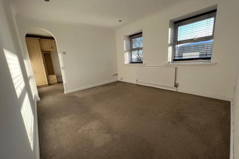 1 bedroom flat to rent, Lambs Close, Cuffley, Potters Bar