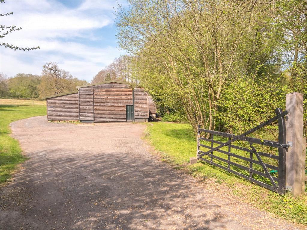 Eatenden Lane, Mountfield Detached house £500,000