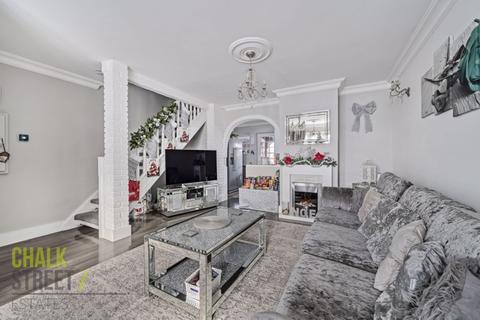 63 Usk Road, Aveley, South Ockendon, RM15 4PA
