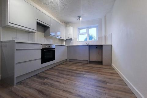 3 bedroom apartment to rent, Sundon Park Parade, Luton, Bedfordshire, LU3 3BH