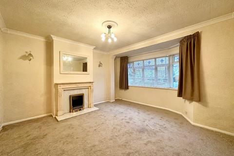 3 bedroom semi-detached house to rent, Squirrels Heath Road, Romford