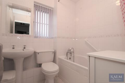 3 Chapel Way, Henlow, SG16 6PB