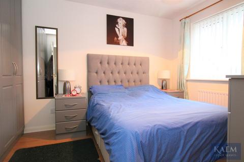 3 Chapel Way, Henlow, SG16 6PB